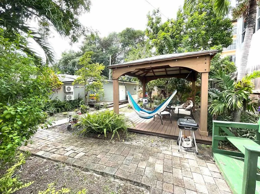 Apartment Independent In Little Havana Miami