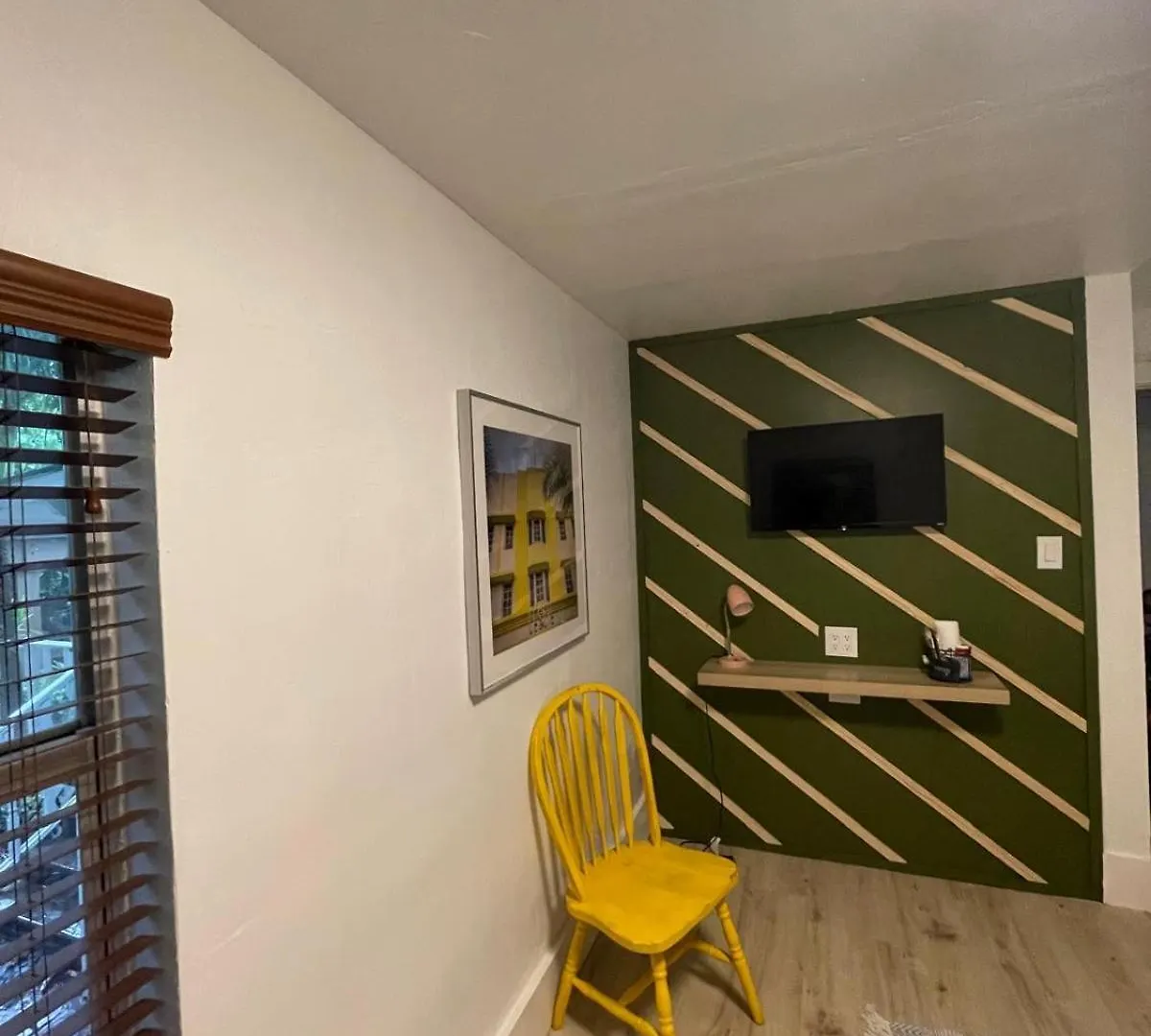 Проживание в семье Cozy In The Heart Of Little Havana Майами