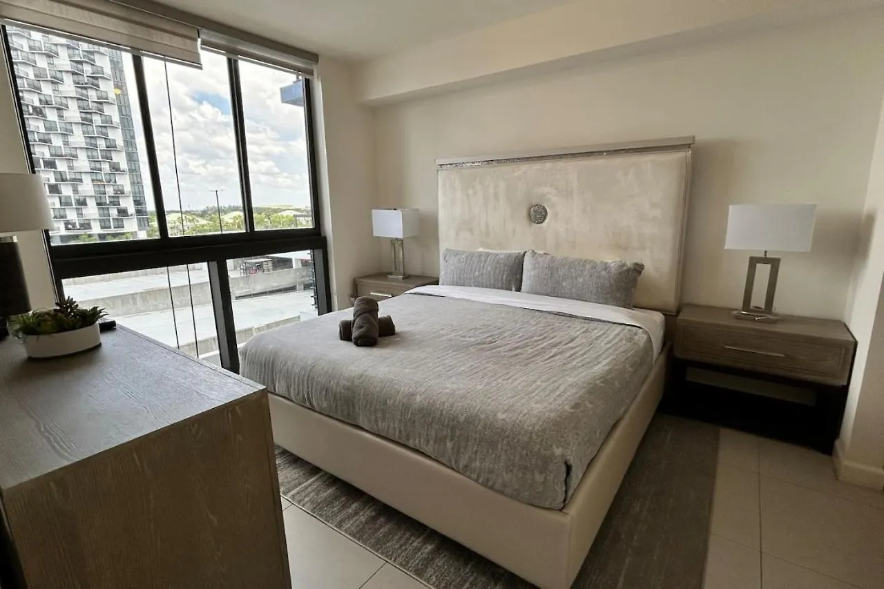 Style Luxury Living In Doral, *