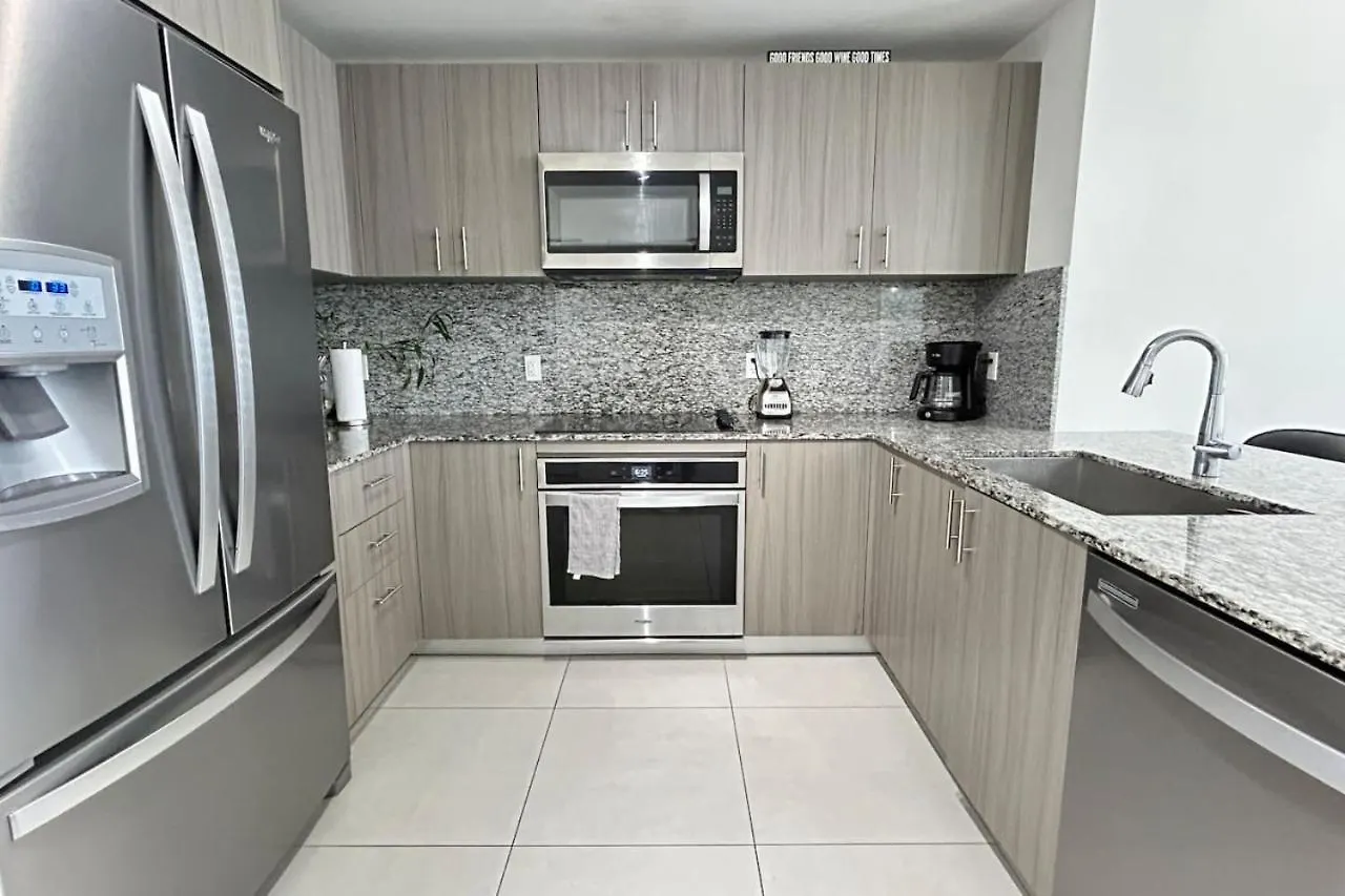 Daire Style Luxury Living In Doral, Miami