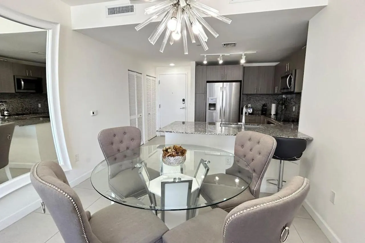 Style Luxury Living In Doral, *