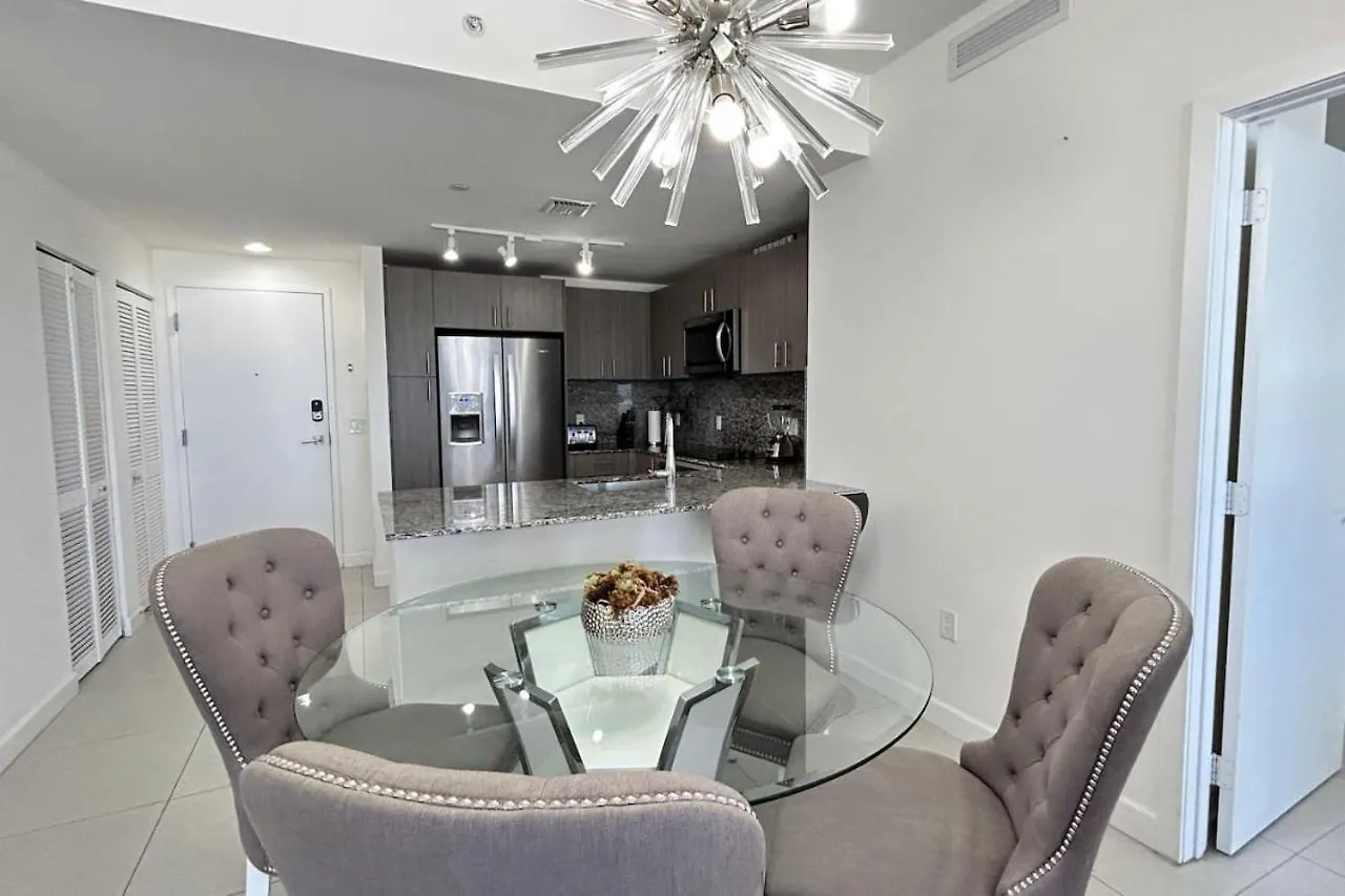 Style Luxury Living In Doral, *