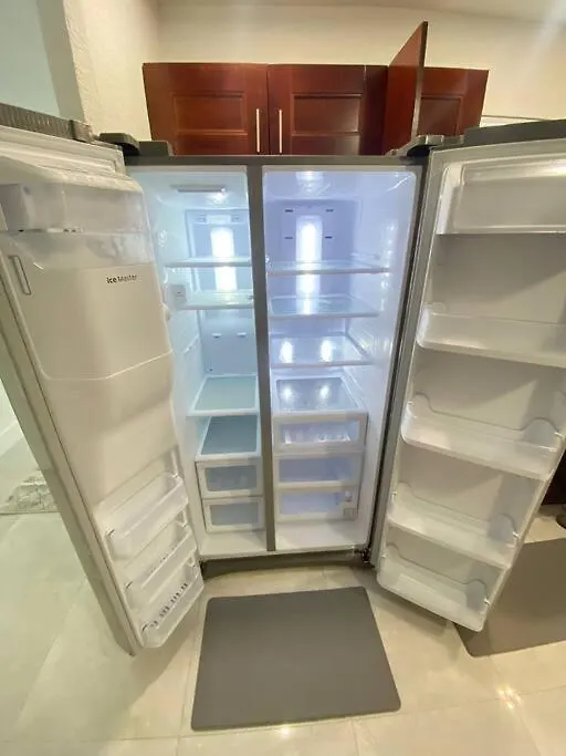 בית נופש Comfortable House Near Downtown & Airport