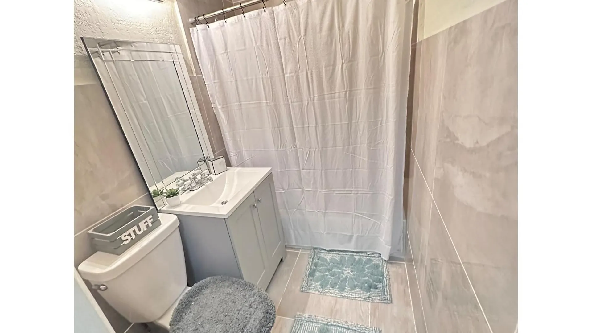 Cozy 420 Near Wynwood Art District Rum i privatbostad Miami