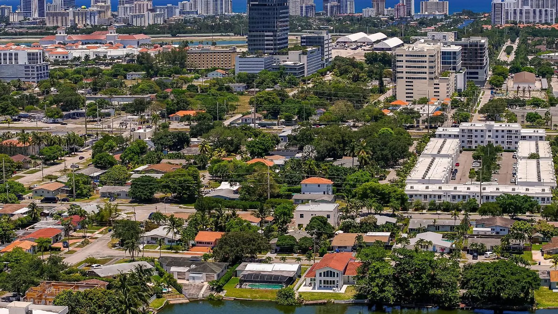 度假居 Waterfront Pool & Amazing Location - Wow *