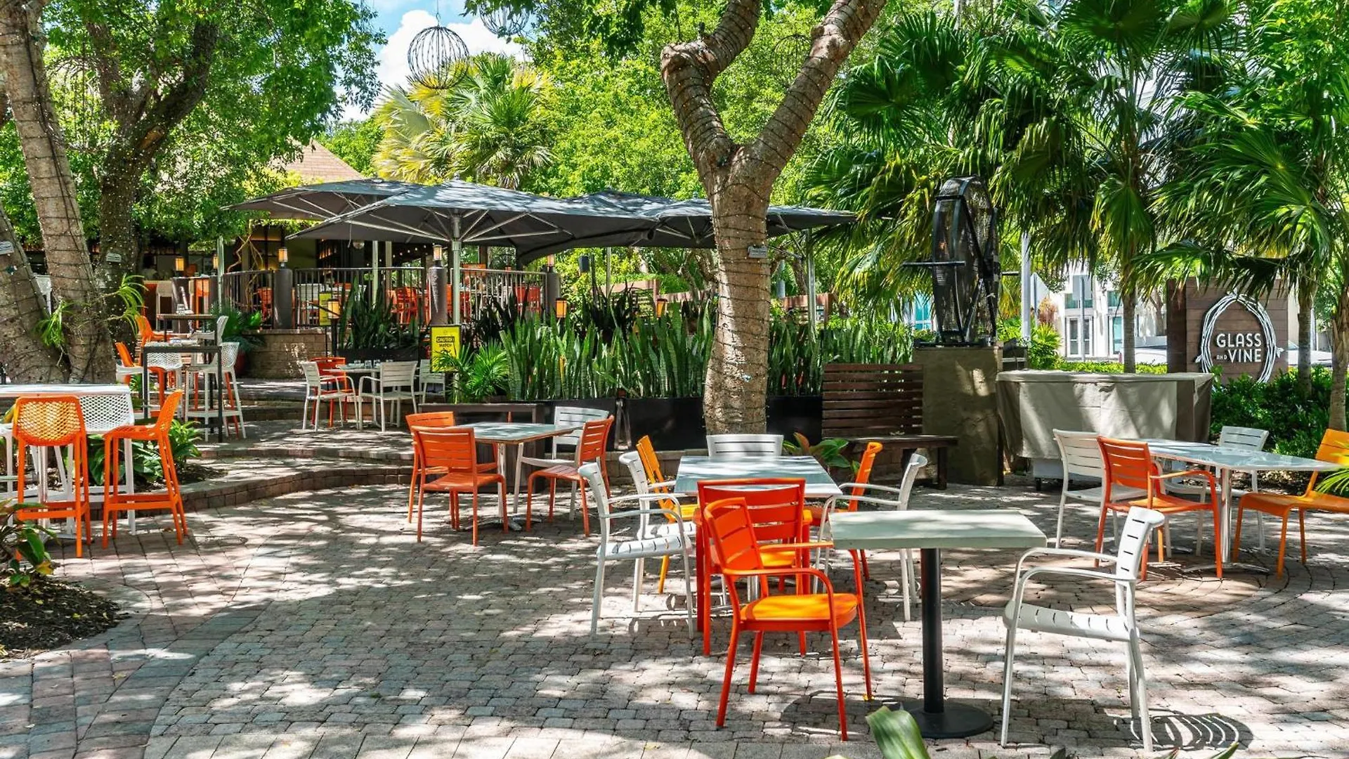 Renovated Coconut Grove Includes Parking