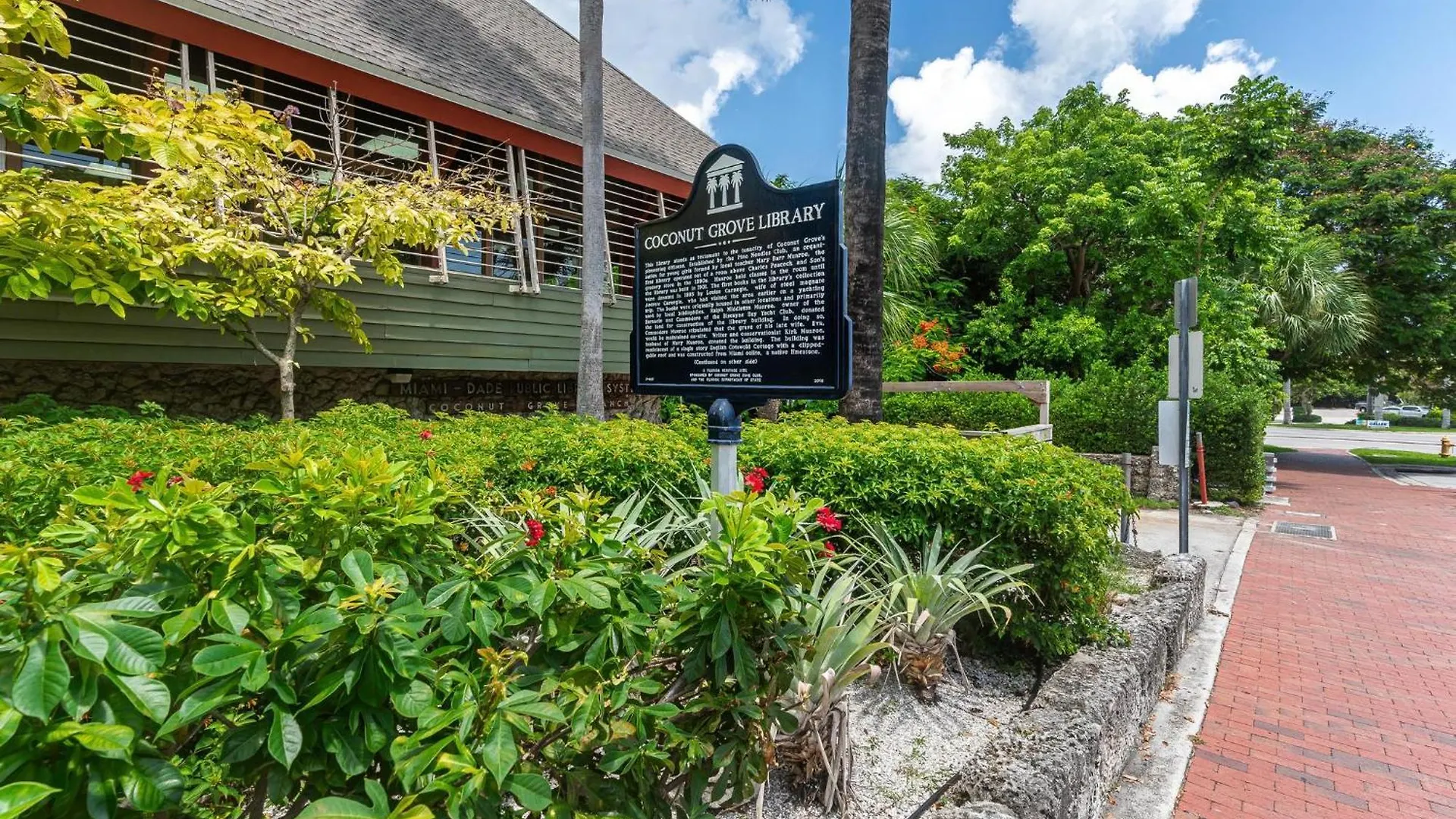 Renovated Coconut Grove Includes Parking