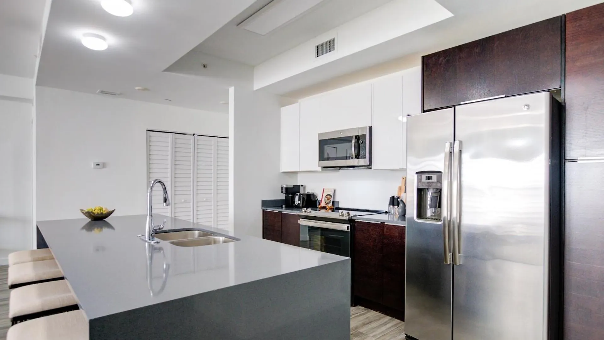 Modern 3br Ph With Rooftop Plunge Pool In
