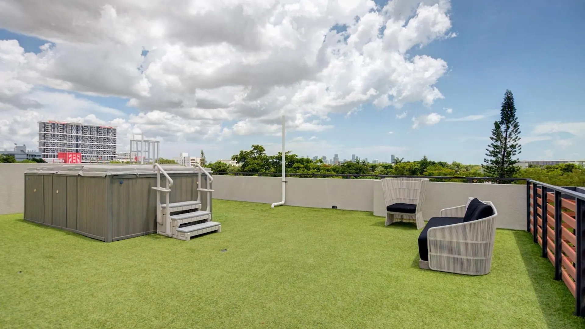 Lejlighed Modern 3br Ph With Rooftop Plunge Pool In
