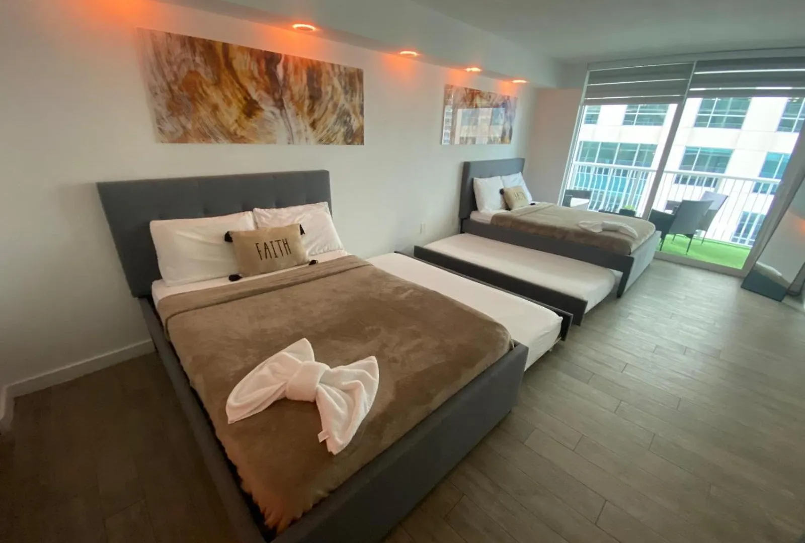 High Rise Brickell Modern *