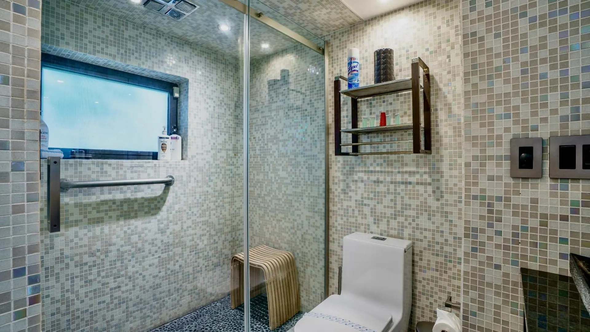 Tatil Evi Entire Private Beautiful 2 Bedroom Den House With Gated Front&back Yard And Free Parking 10min Drive To