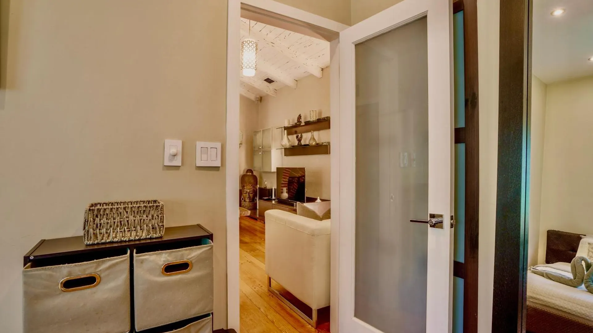 Tatil Evi Entire Private Beautiful 2 Bedroom Den House With Gated Front&back Yard And Free Parking 10min Drive To Miami