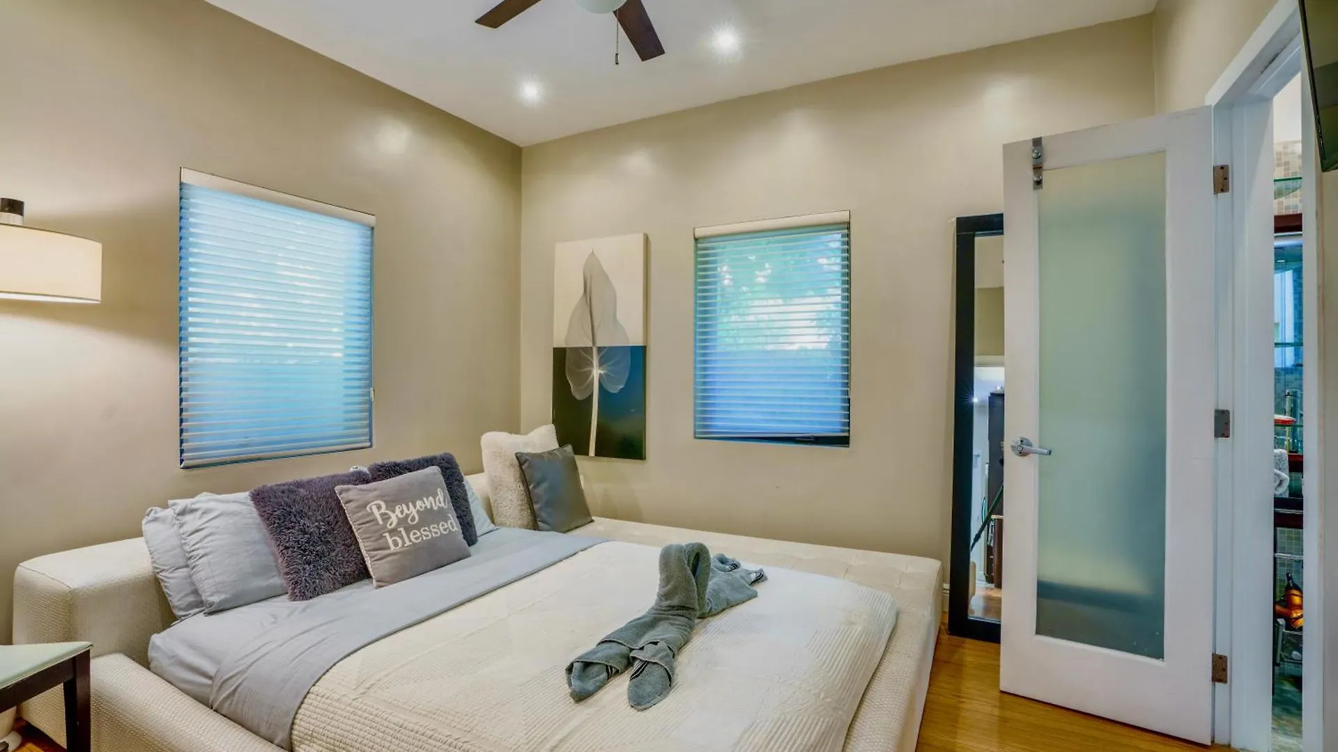Tatil Evi Entire Private Beautiful 2 Bedroom Den House With Gated Front&back Yard And Free Parking 10min Drive To Miami