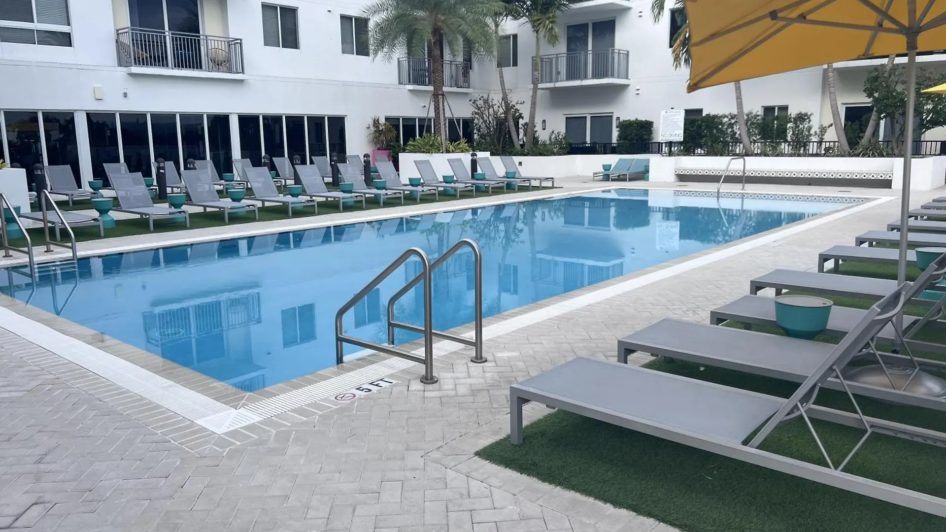 Master Bed In Calle Ocho Homestay