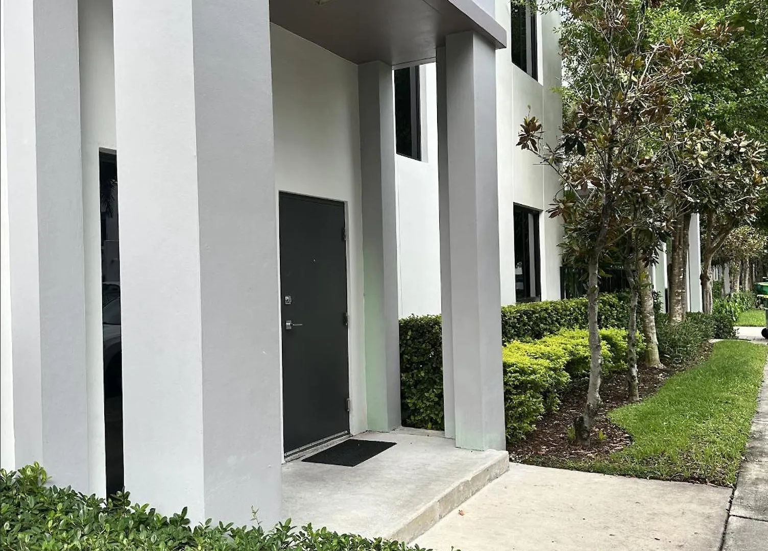 Master Bed In Calle Ocho Homestay