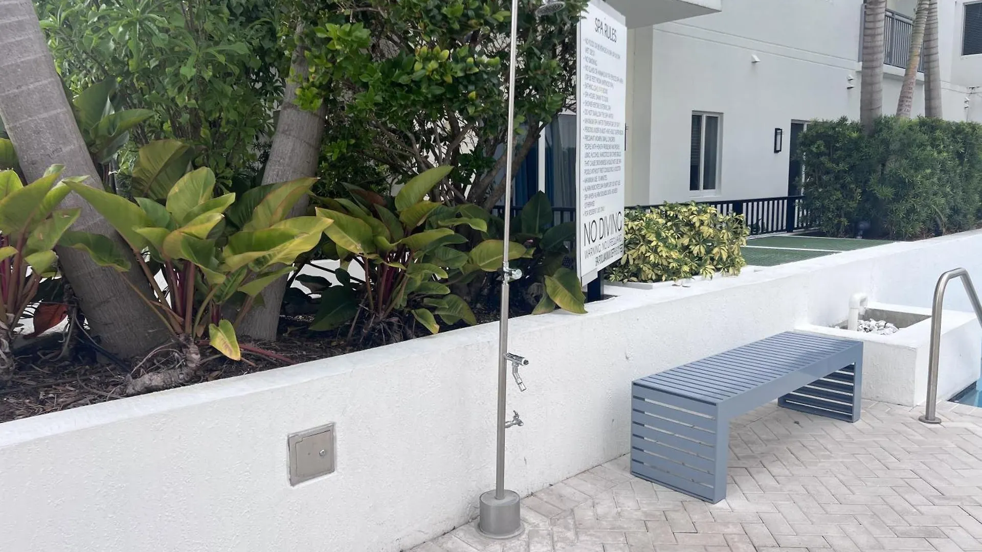 Homestay Master Bed In Calle Ocho *