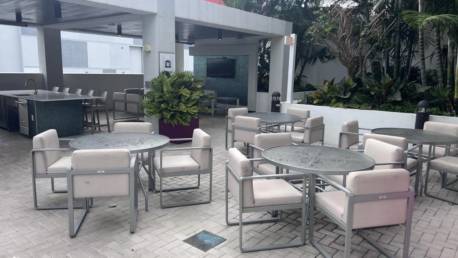 Master Bed In Calle Ocho
