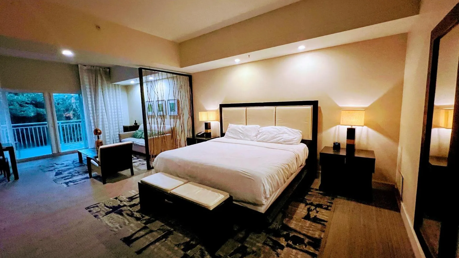 Doral Pool 310 By Waveproperties Apartment