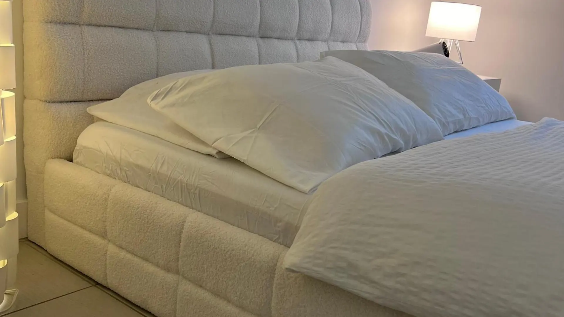 Master Bed In Calle Ocho Homestay