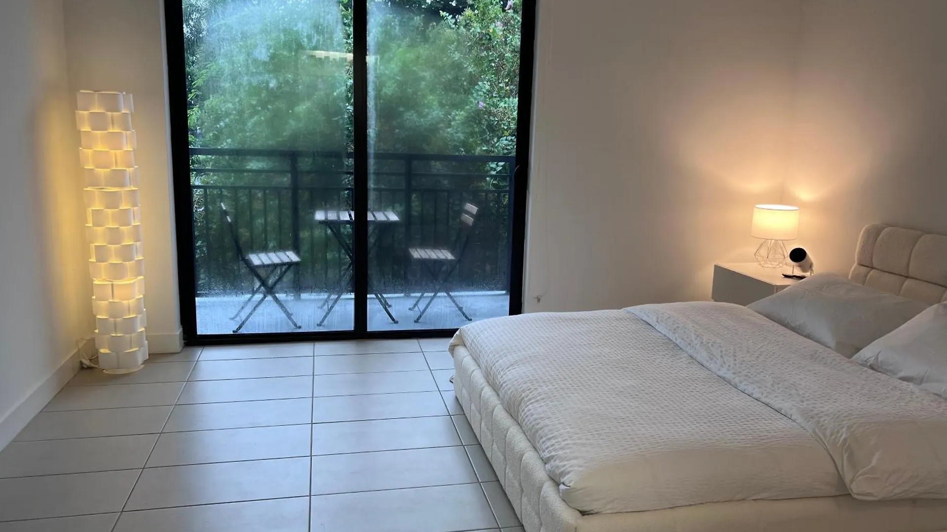 Master Bed In Calle Ocho Homestay Miami