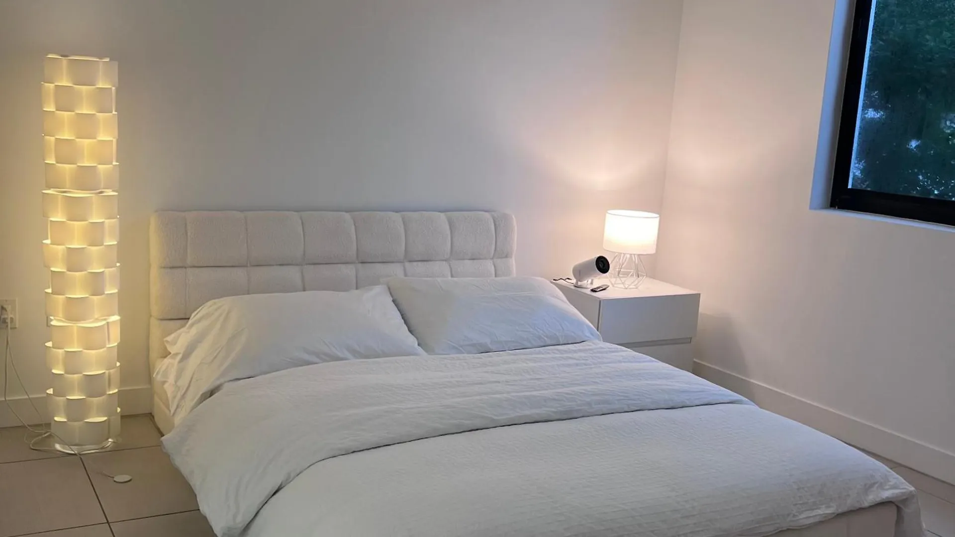 Master Bed In Calle Ocho Homestay