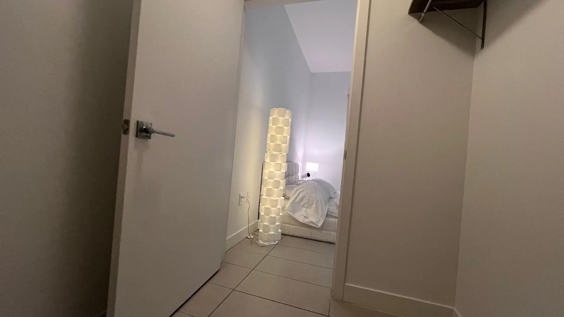 Homestay Master Bed In Calle Ocho