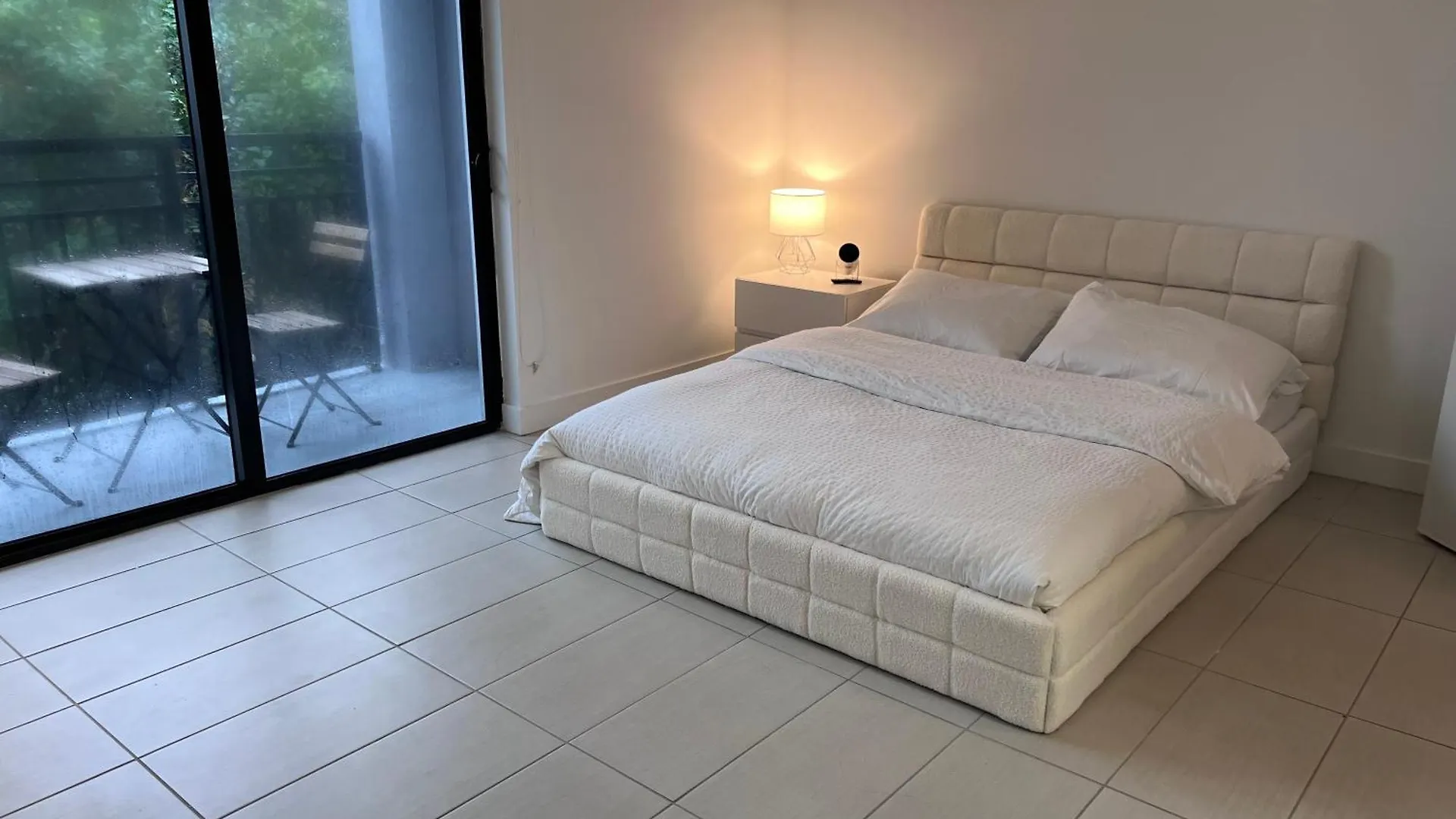 Homestay Master Bed In Calle Ocho Miami