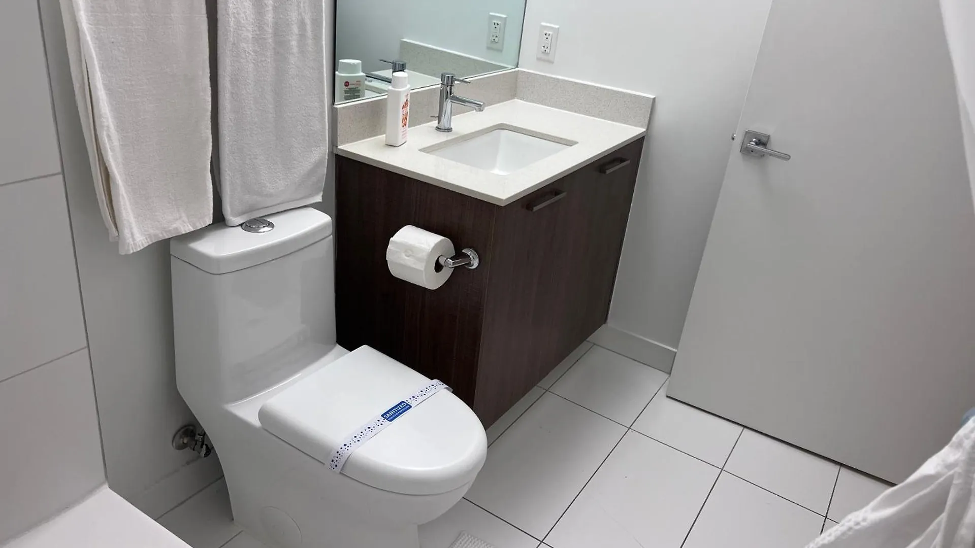 Master Bed In Calle Ocho Homestay Miami
