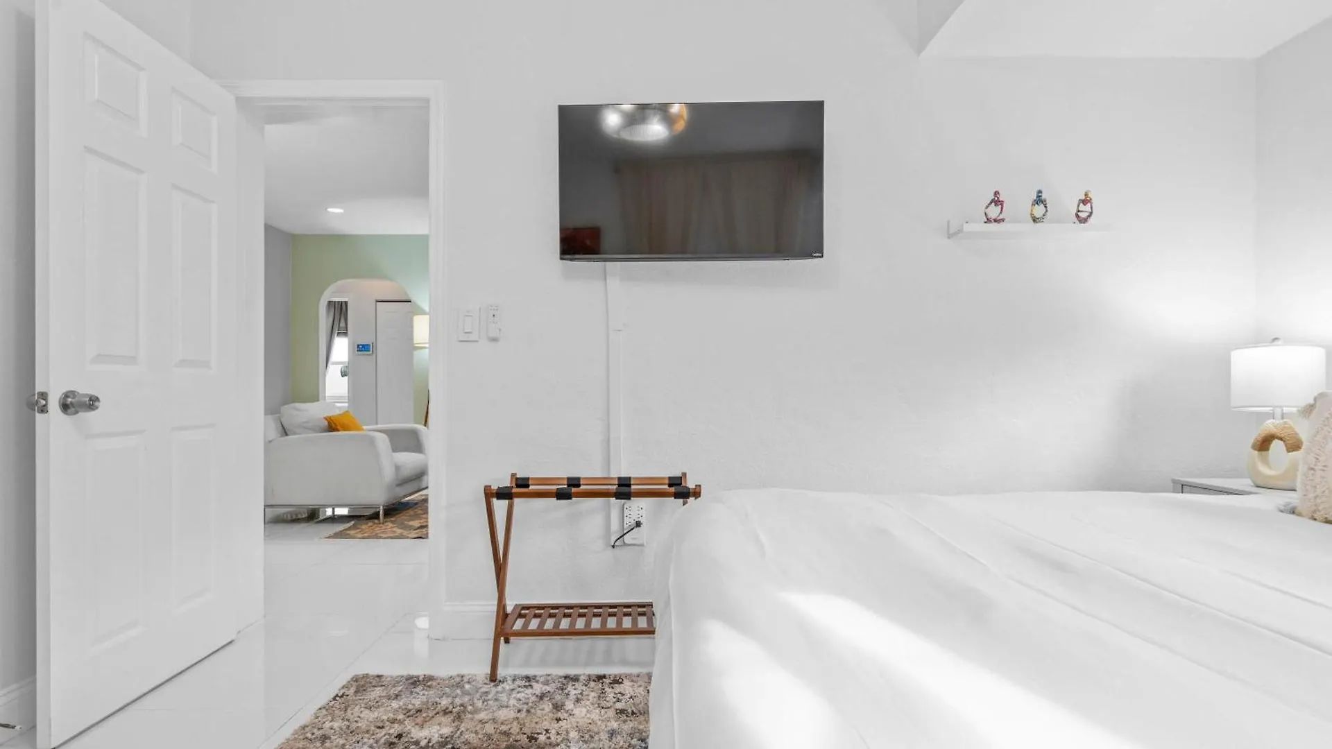 Vakantiehuis Arthaus- Fully Stocked Kitchen And Fenced Yard *