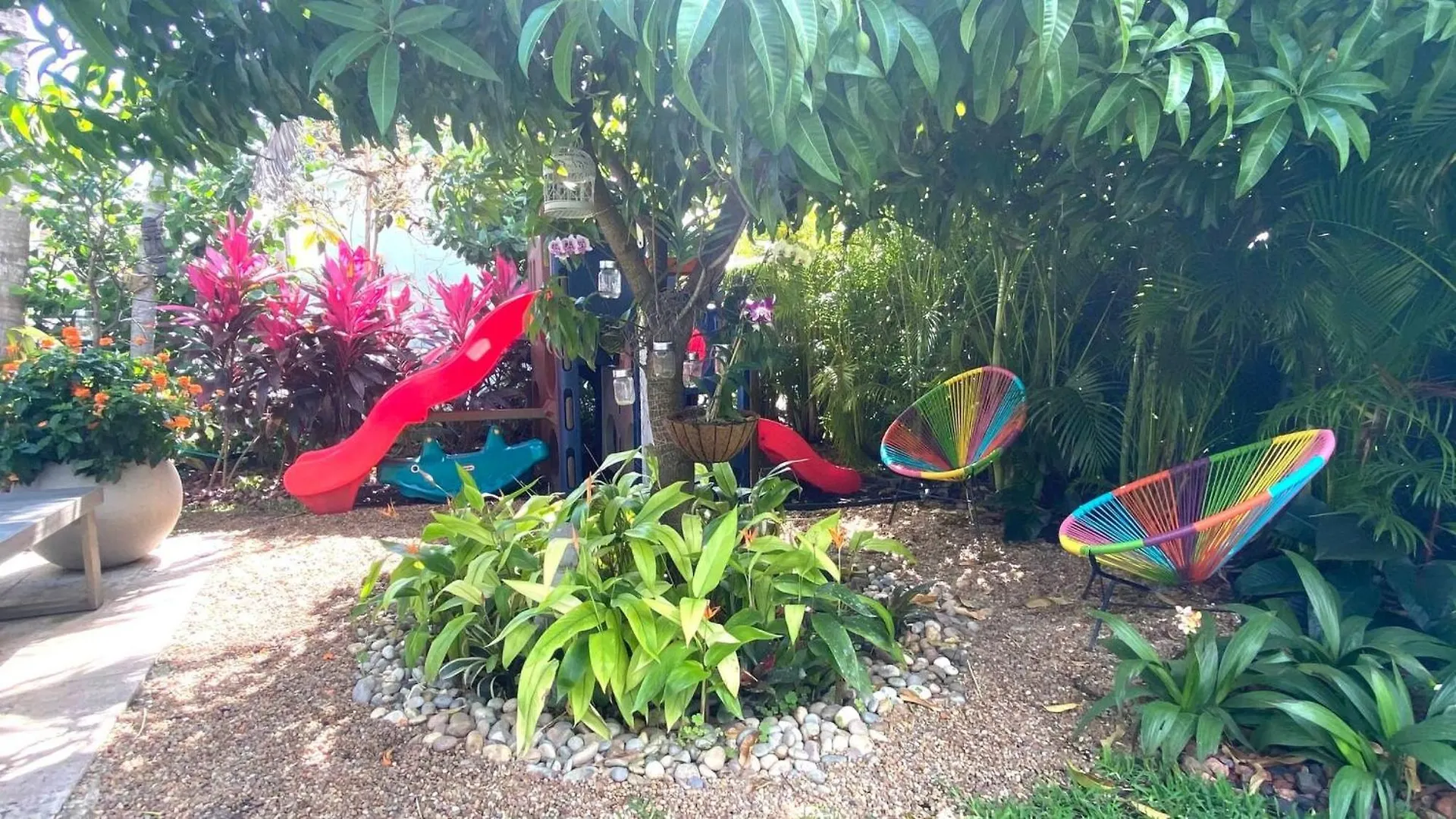 Semesterbostad Experience Magic: Tropical Pool Escape