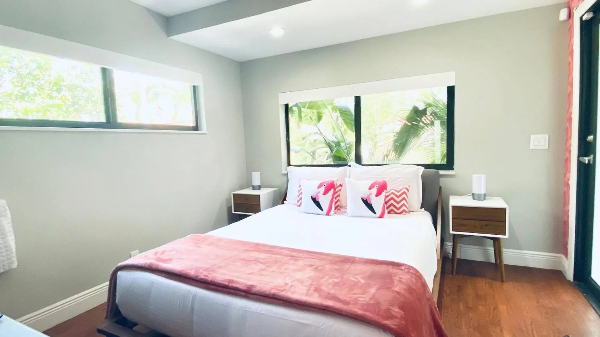 Experience Magic: Tropical Pool Escape Semesterbostad *