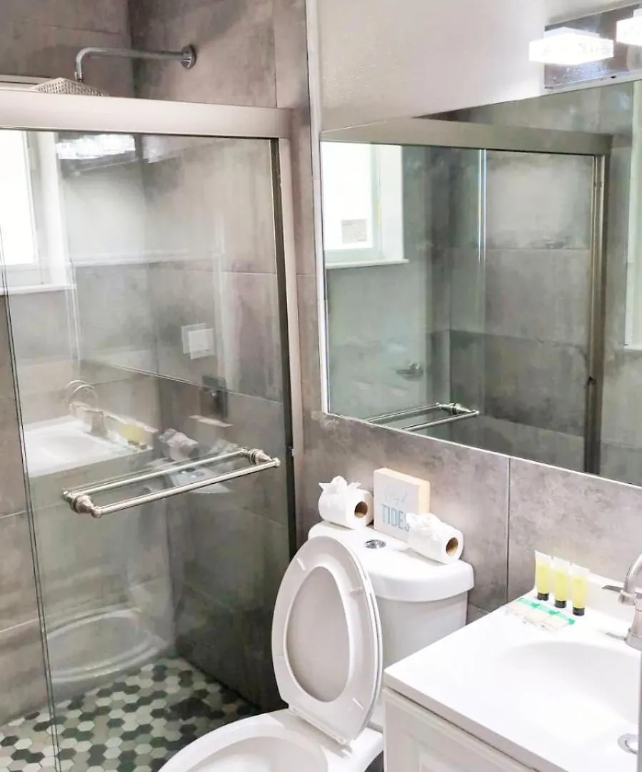 Semesterbostad *beautiful Family House 3 Bd/2 Bathrooms+backyard* *