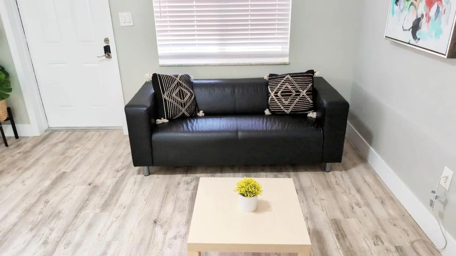 *beautiful Family House 3 Bd/2 Bathrooms+backyard* * Miami