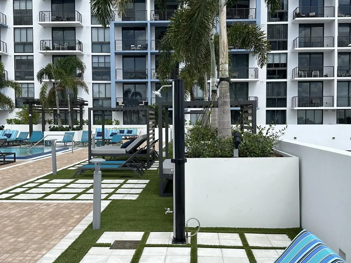 Doral With Fabulous View 公寓