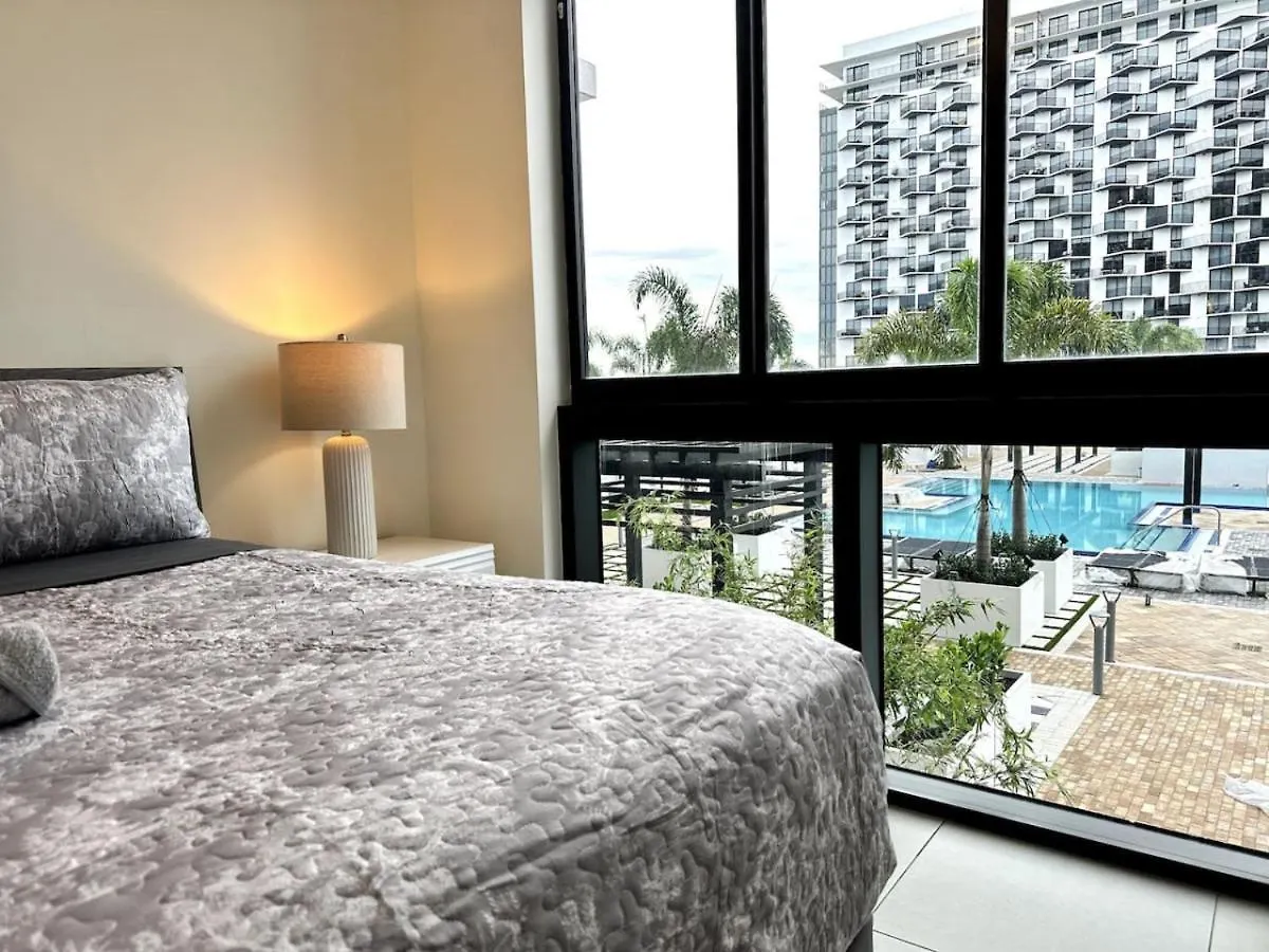 Doral With Fabulous View 公寓