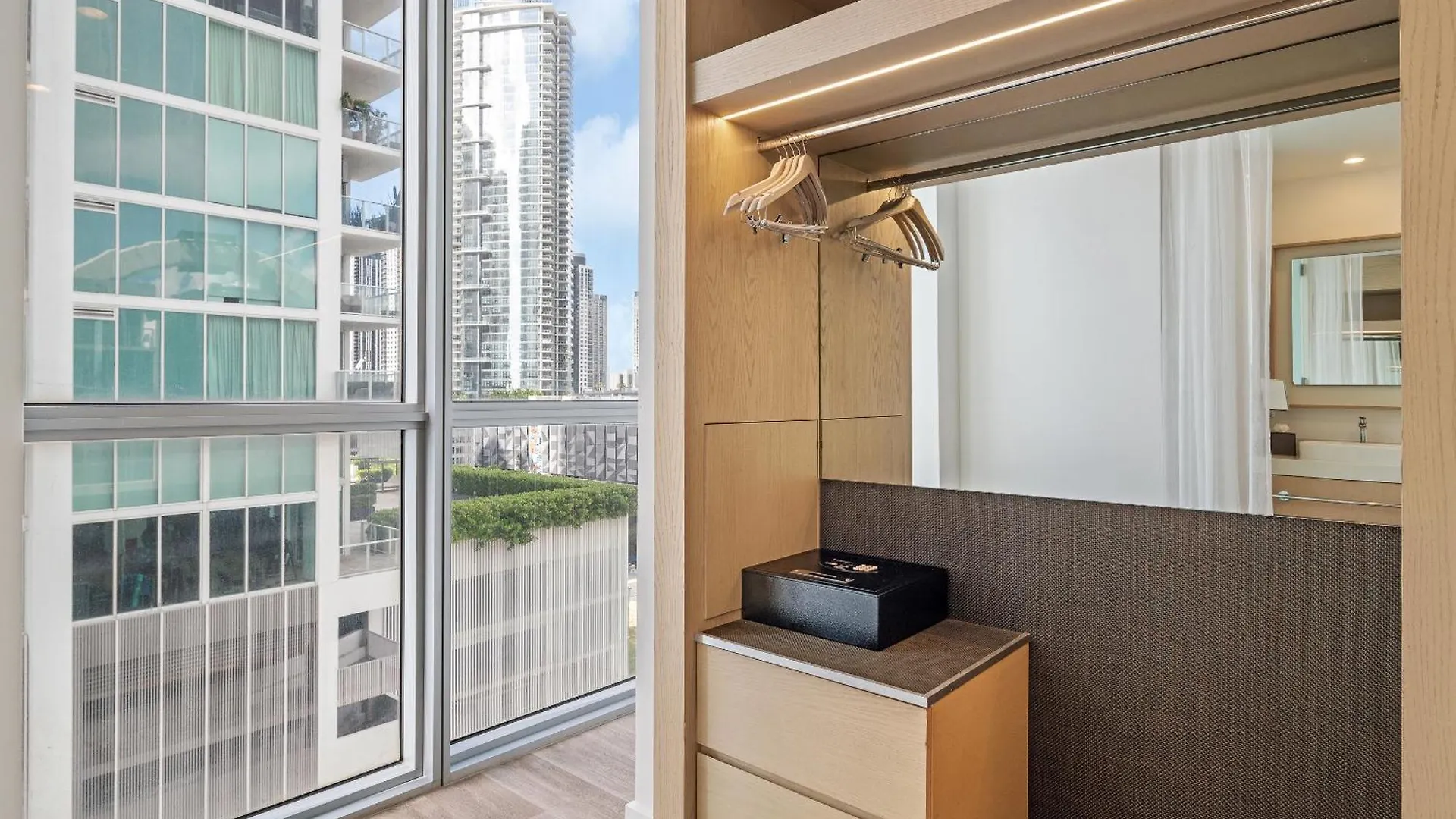 Hotel The Grayson Downtown 4*