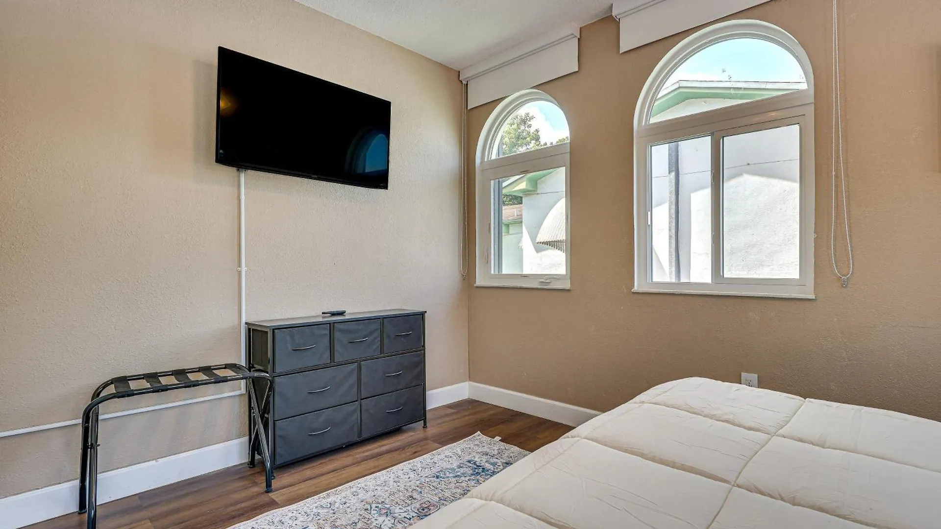 11 Mi To South With Screened Porch! Holiday home Miami