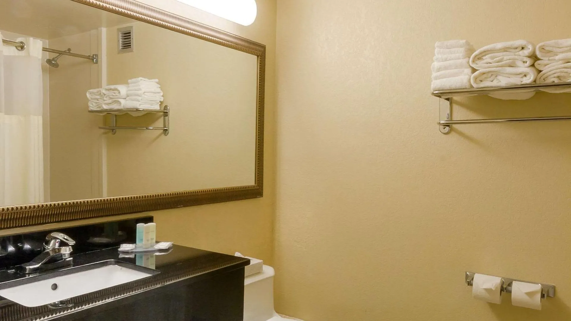 Hotel Clarion & Miami International Airport