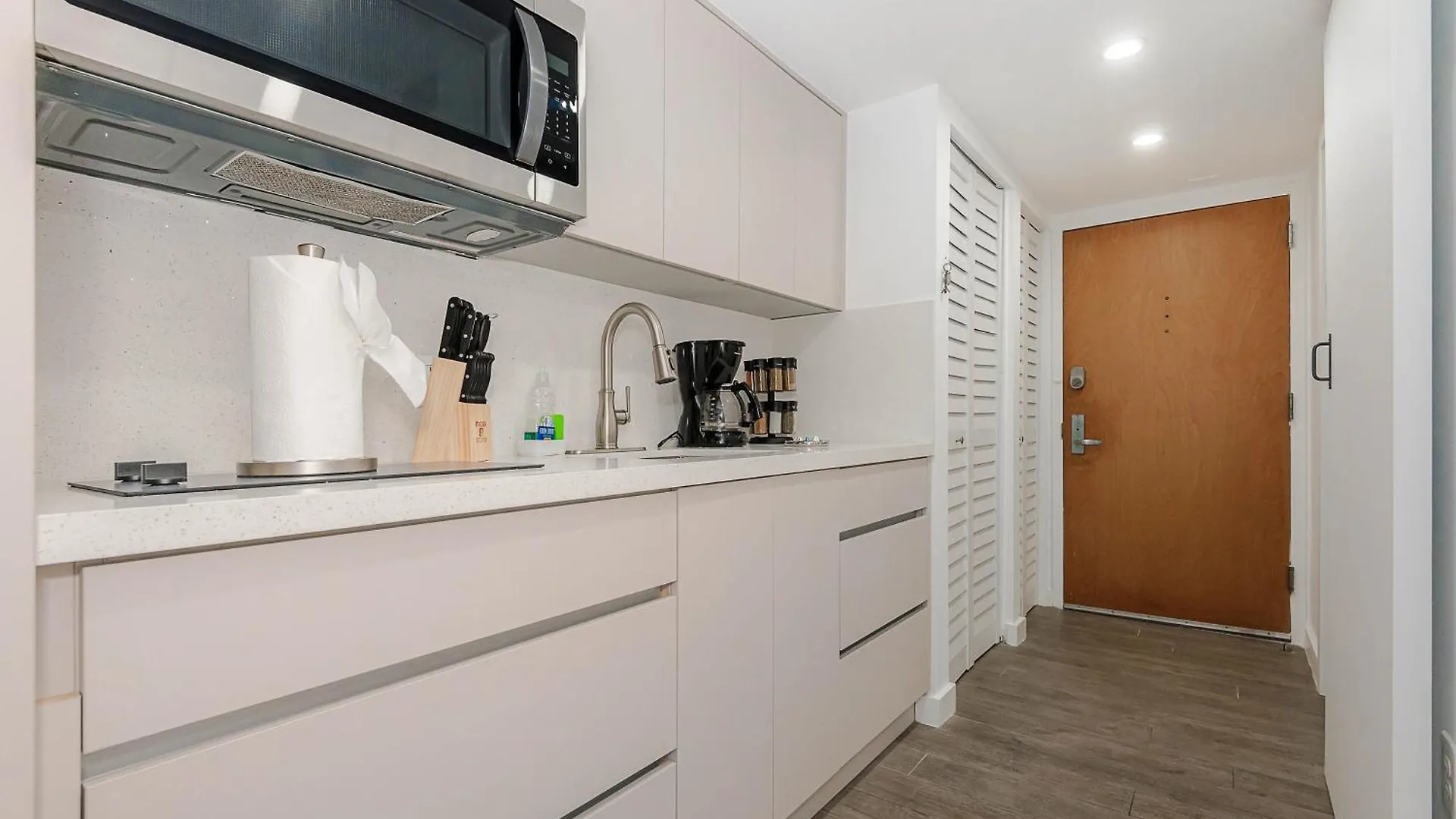 High Rise Brickell Modern Apartment Miami