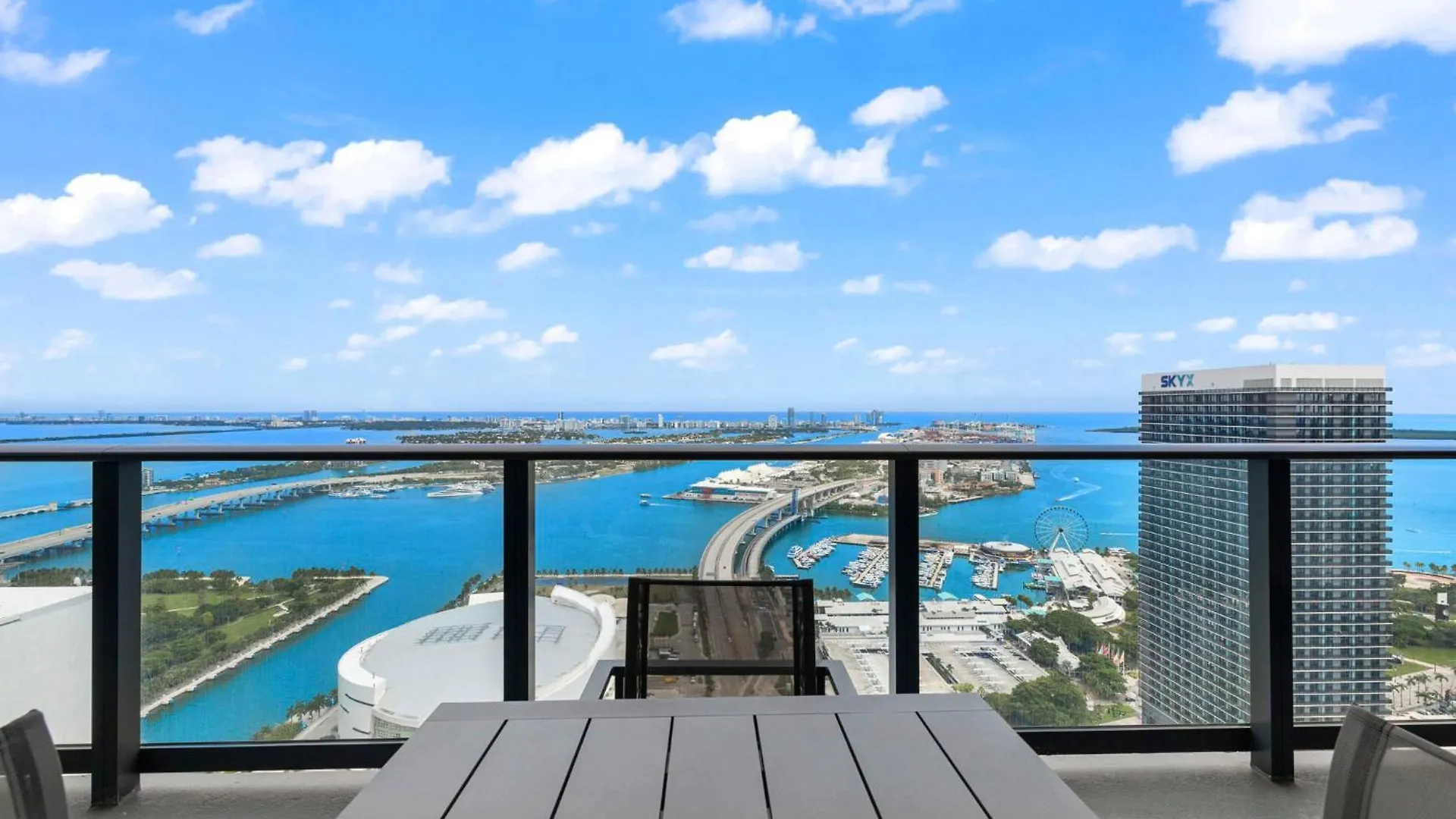 Free Parking! Ph Luxury 3br In Downtown * Майами