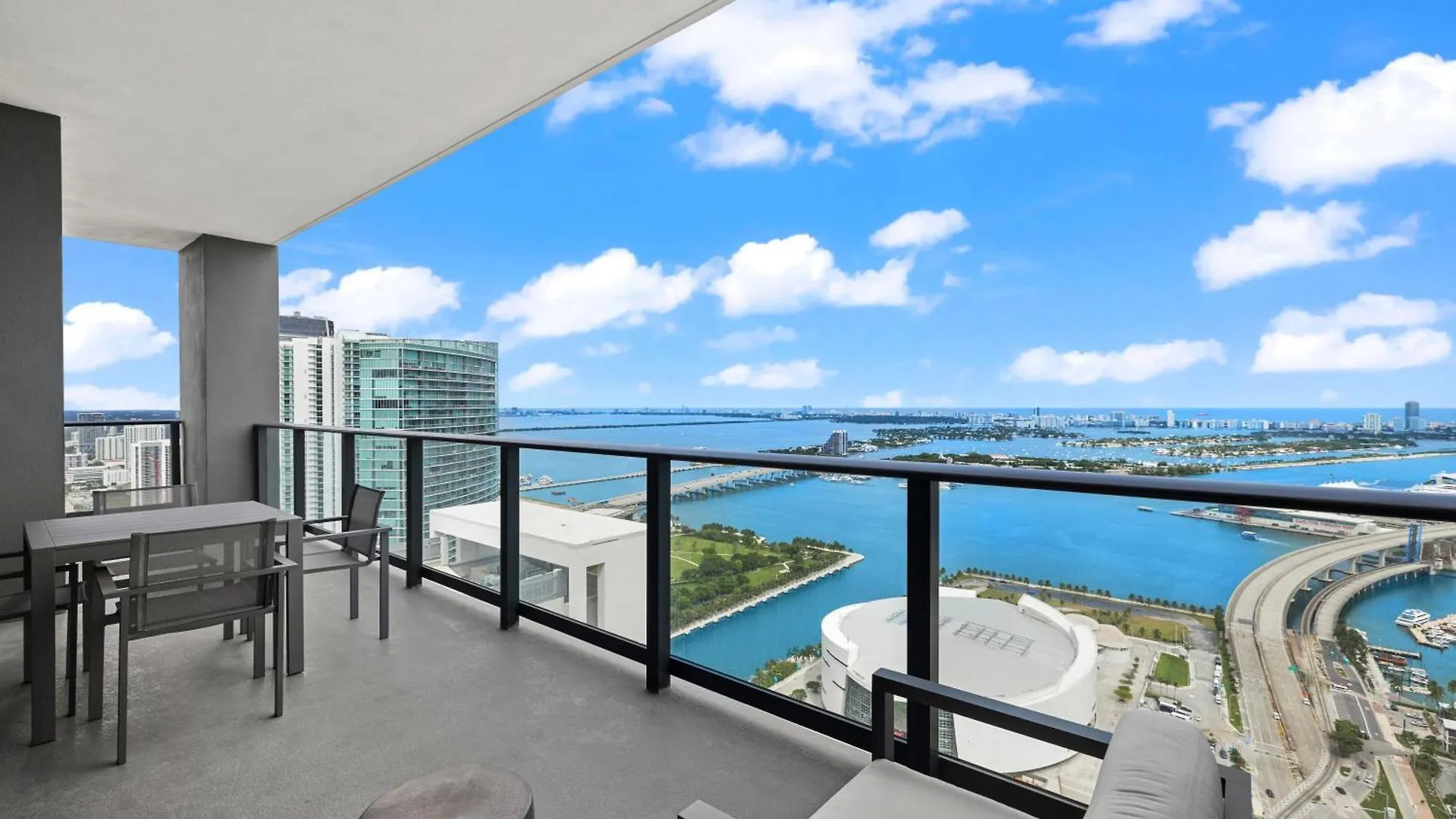 Free Parking! Ph Luxury 3br In Downtown Апартаменты Майами