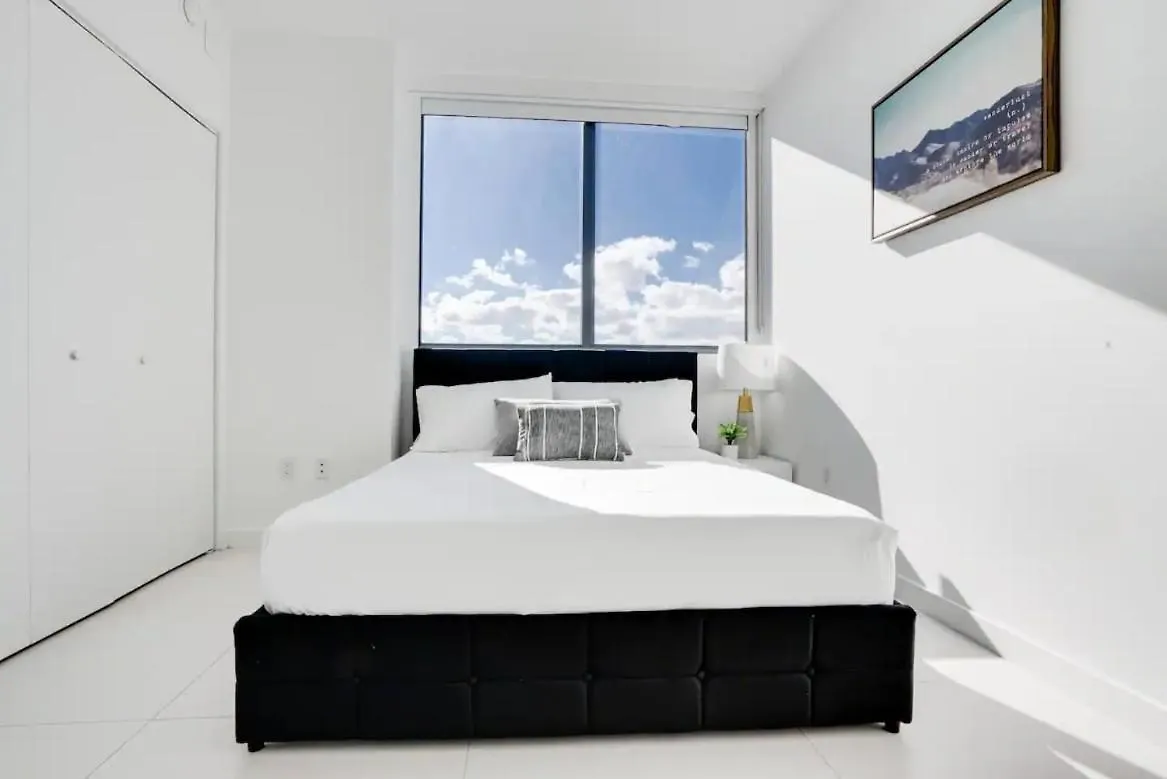 Paraiso- Rooftop Pool Views And Prime Location Semesterbostad