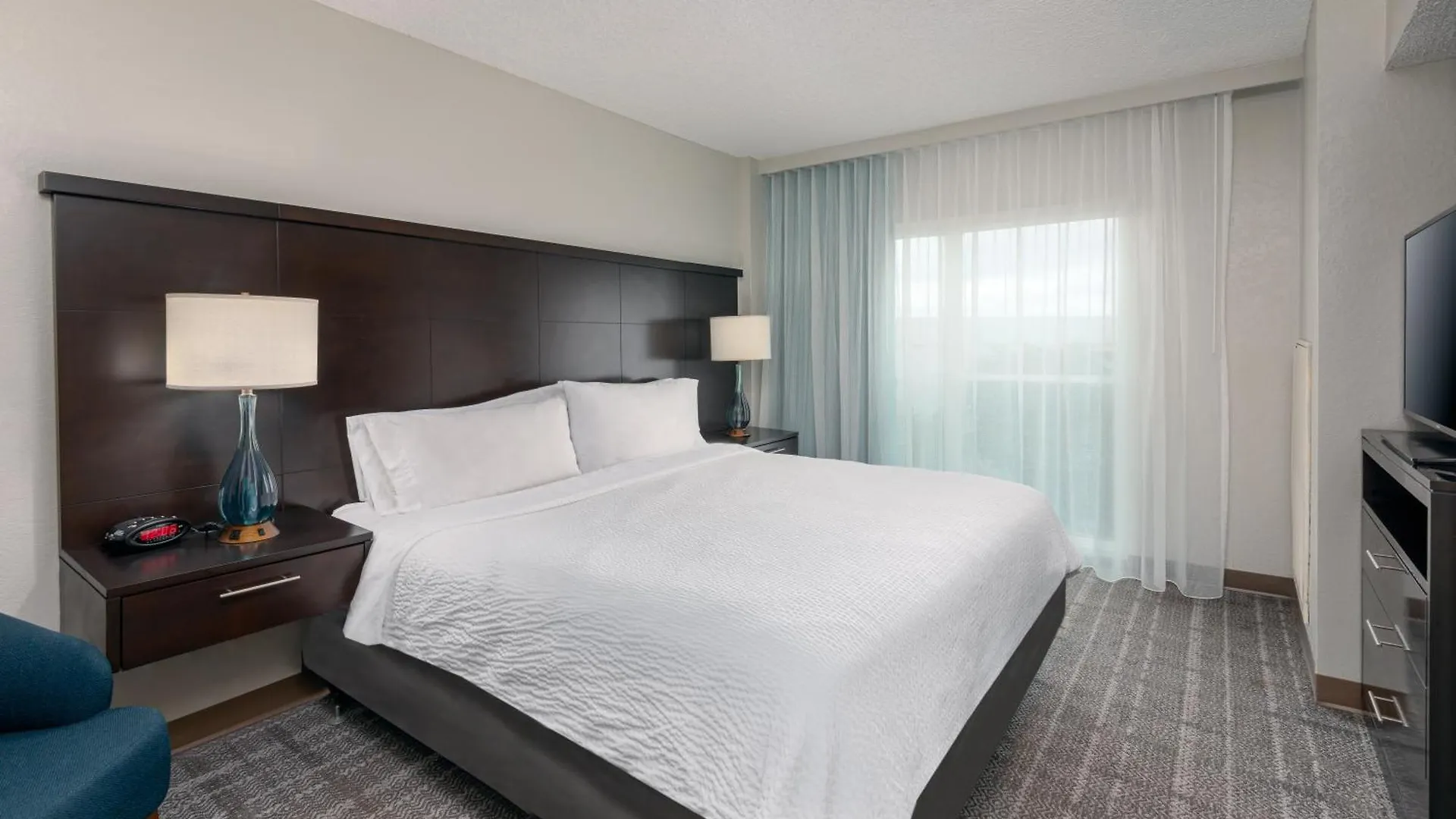 Staybridge Miami Area By Ihg Hotel 3*