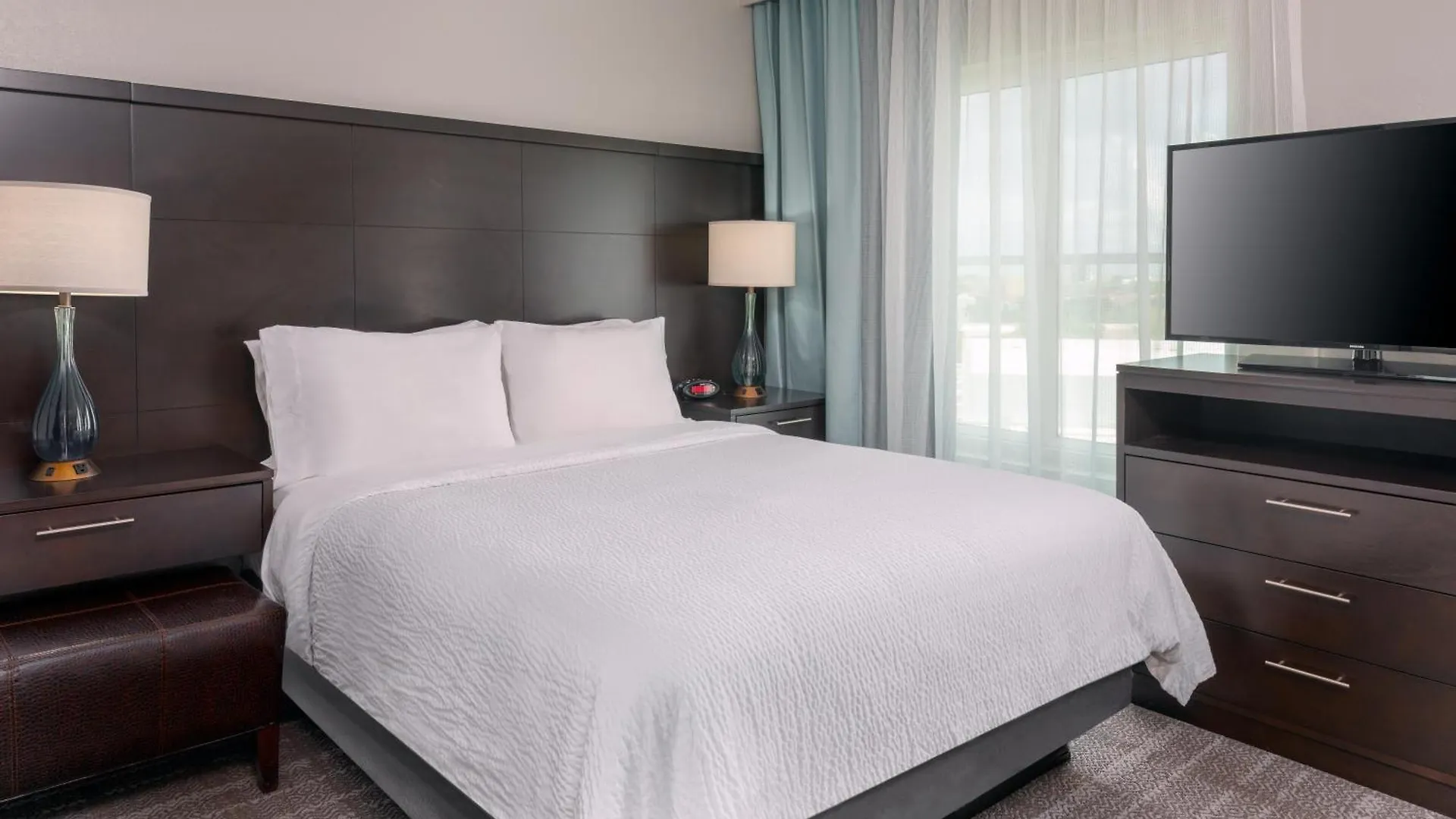 Staybridge Miami Area By Ihg Hotel Doral