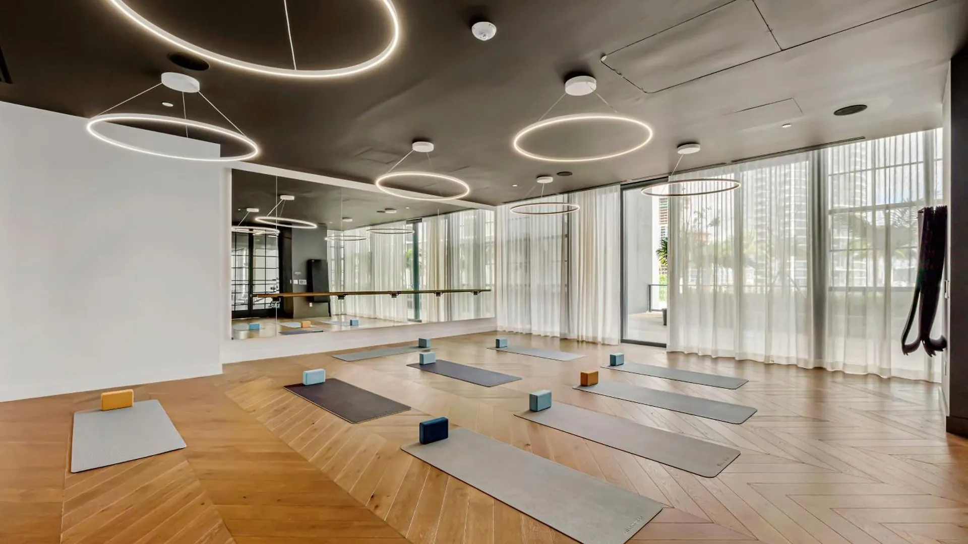 דירה Elegant With Amenities Access! מיאמי