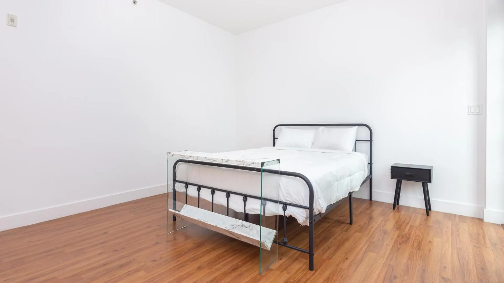 公寓 Downtown 2 Bedrooms *