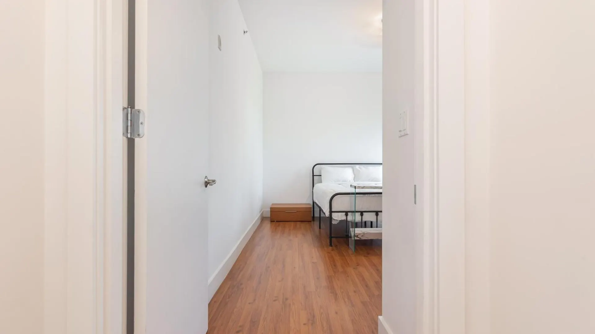 Downtown 2 Bedrooms *