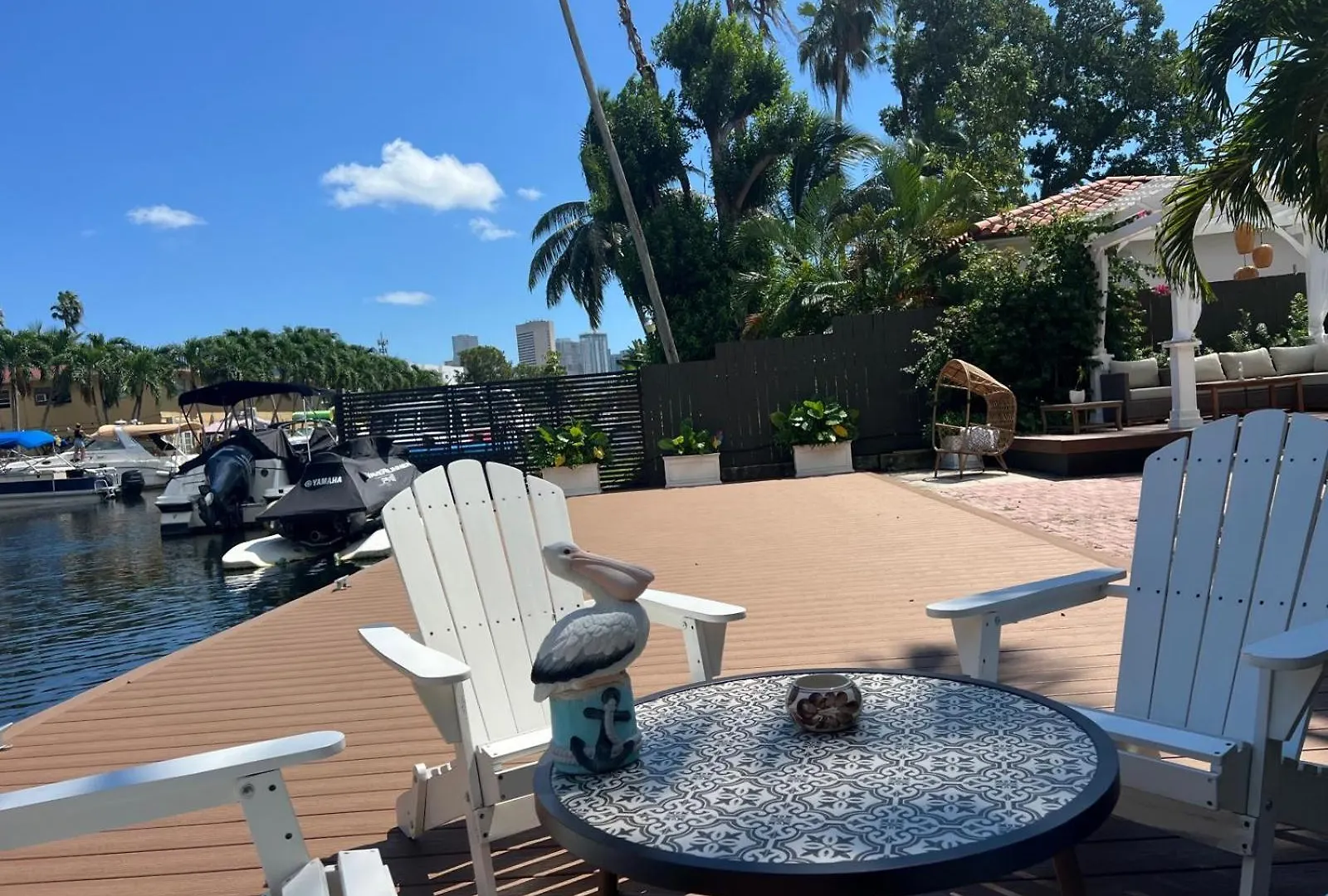 D' Mauchi Waterfront House Apartment