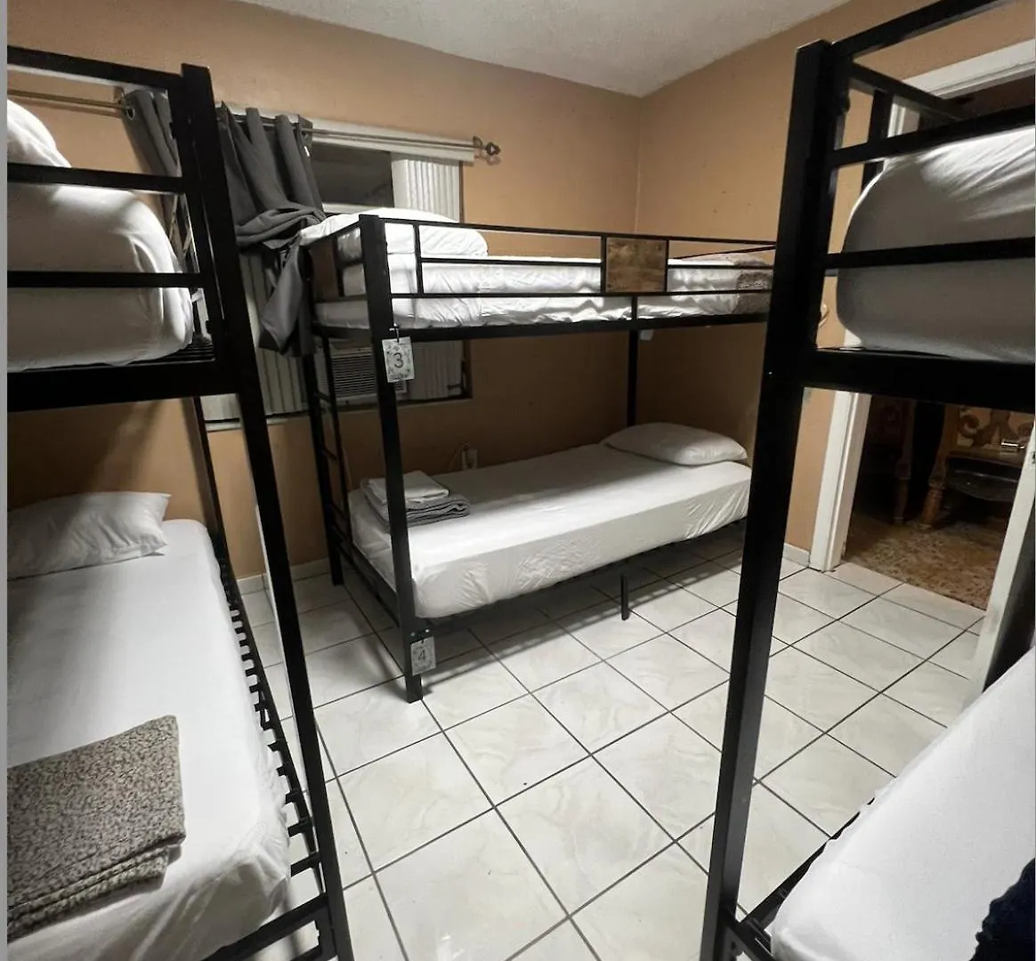 Tropical Oasis Homestay Miami