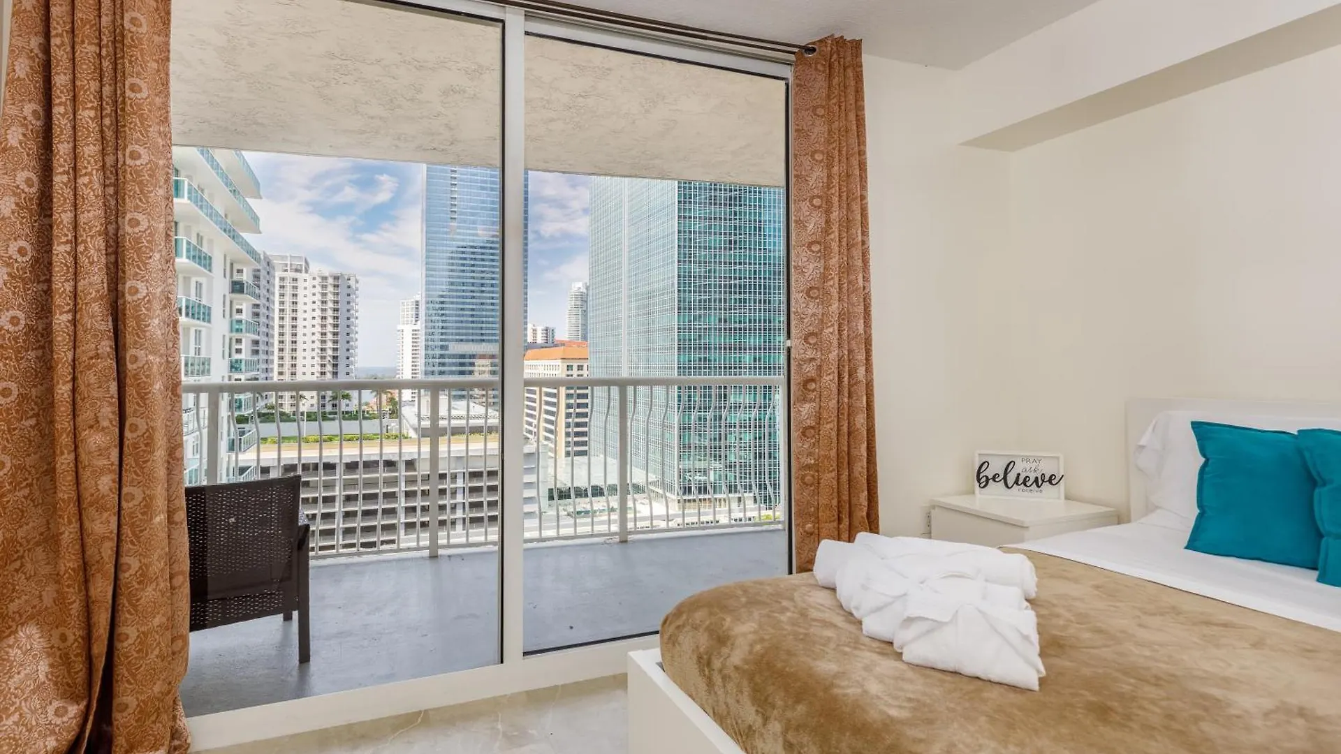 1bd With Free Parking And Amazing View